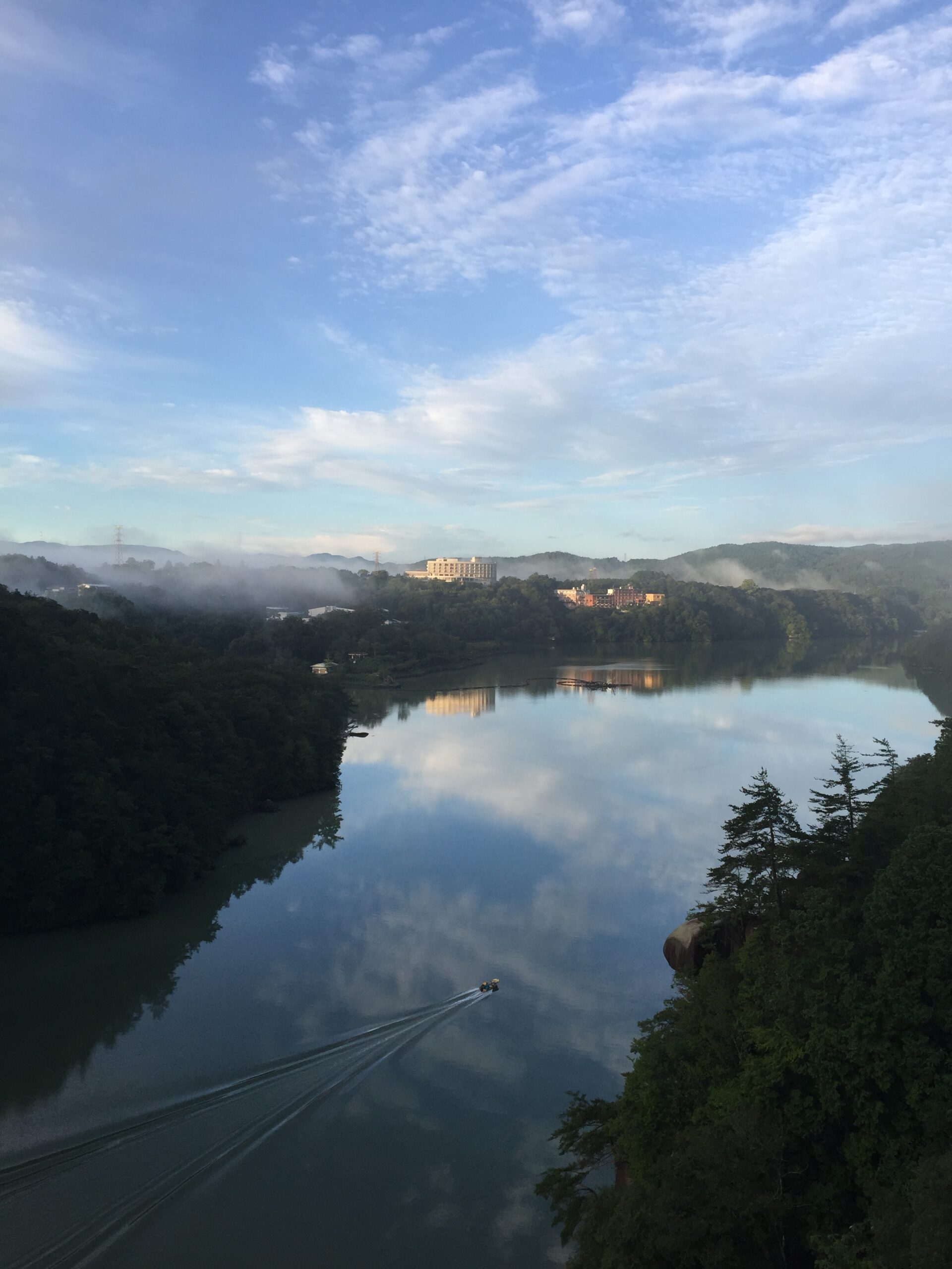 早朝の恵那峡と 秋の夕焼け